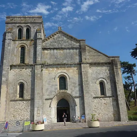 Sur A 500 M De La N 5 * Soulac-sur-Mer